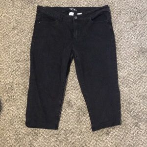 Woman’s Black Capri jeans